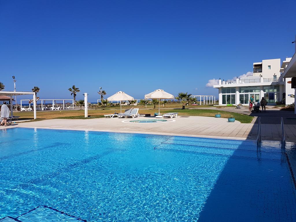 Aphrodite Beachfront Penthouse Apartment Ghaziveran 외부 사진