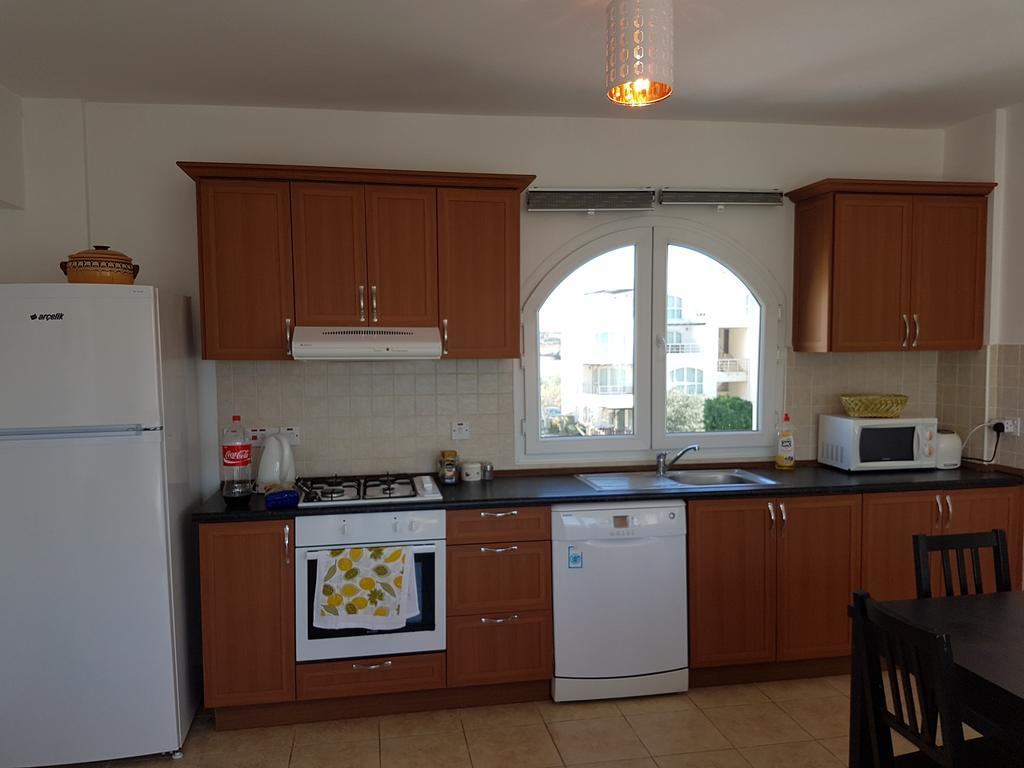 Aphrodite Beachfront Penthouse Apartment Ghaziveran 외부 사진